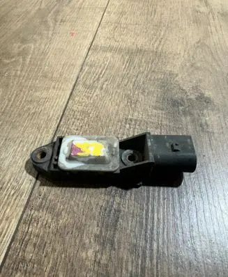 Mercedes-Benz E W211 Airbag deployment crash/impact sensor 0028201326 47572015 1376670227