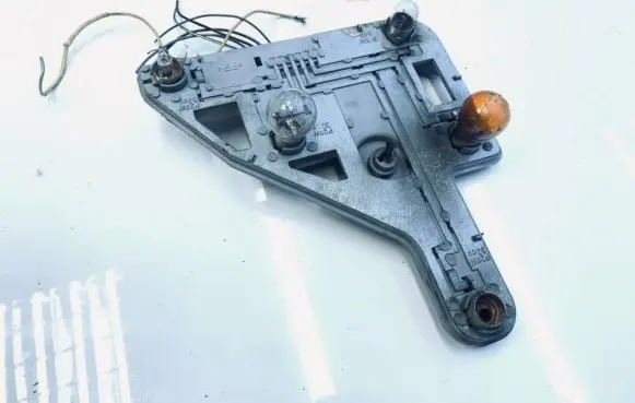 Mercedes-Benz C W203 Tail light bulb cover holder ul03311