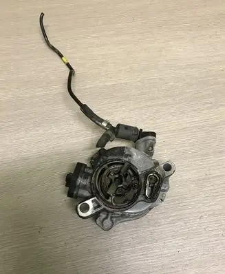 Peugeot 208 Vacuum pump 9684786780