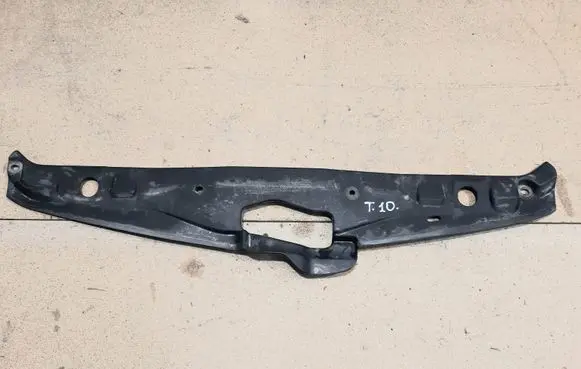 Toyota Corolla Verso E121 Radiator trim 