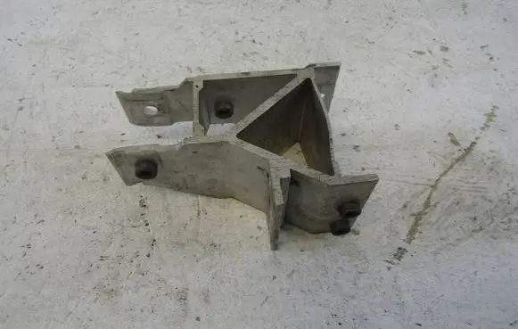BMW 5 G30 G31 G38 Radiator support slam panel bracket 7357215