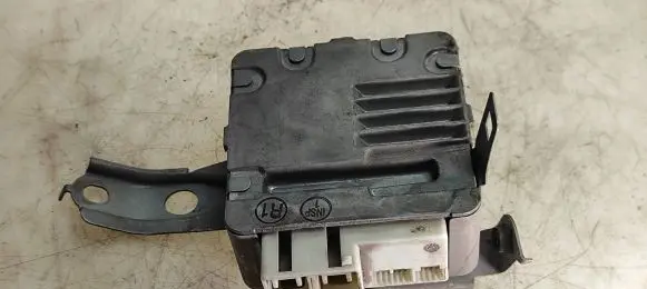 Toyota Avensis T250 Power steering control unit/module 8965005040