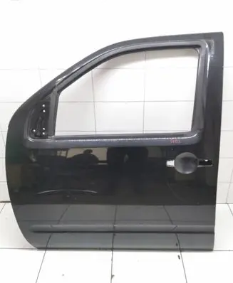 Nissan Pathfinder R51 Front door