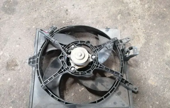 Mitsubishi Carisma Electric radiator cooling fan