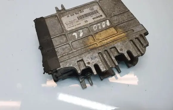 Volkswagen Polo III 6N 6N2 6NF Engine control unit/module 030906026AK 0261203744 0261203745