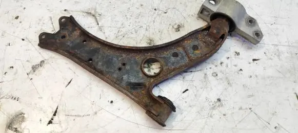 Volkswagen Jetta V Front lower control arm/wishbone