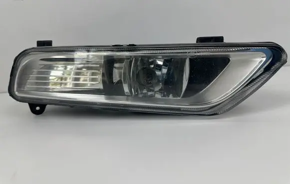 Volkswagen PASSAT B7 Front fog light A047358