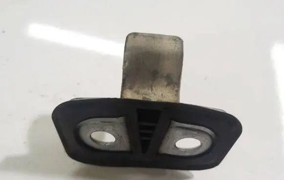 Audi A4 S4 B5 8D Front door lock loop/hook striker 