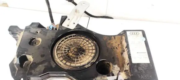 Audi A3 S3 8P Subwoofer speaker 8p4035382