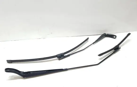 Peugeot 207 Front wiper blade arm