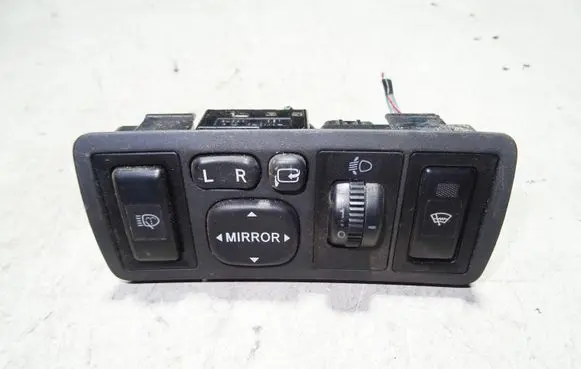 Toyota Avensis T250 Wing mirror switch 777669 183575