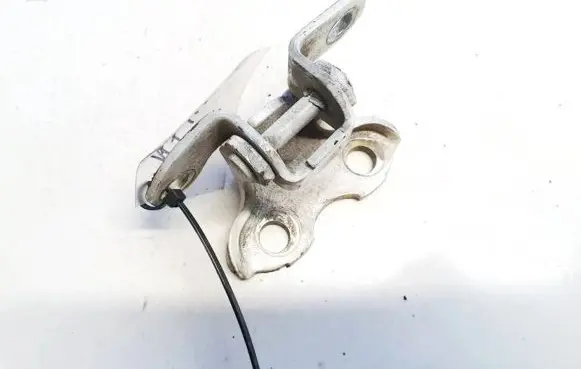 Toyota Urban Cruiser (XP110) Rear door lower hinge