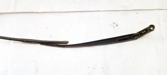 Toyota Auris 150 Front wiper blade arm