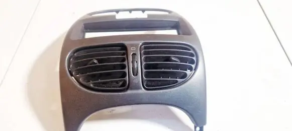 Peugeot 206 Dash center air vent grill 8290ind