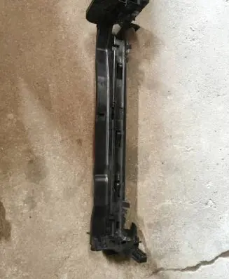 Mercedes-Benz GLC X253 C253 Radiator mount bracket A0995042000 10140579