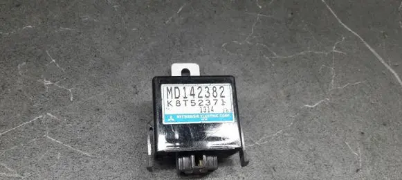 Mitsubishi L200 Fan control module MD142382