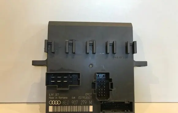 Audi A4 S4 B7 8E 8H Comfort/convenience module 8E0907279M B6S7K02ACG