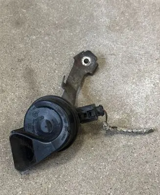 Volkswagen Touran II Horn signal 703881165