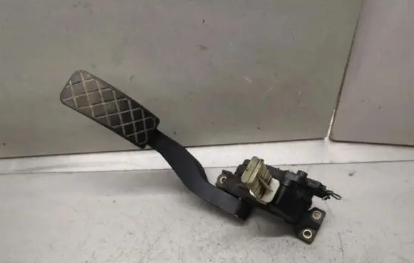 Volkswagen Golf IV Accelerator throttle pedal IJI721503H