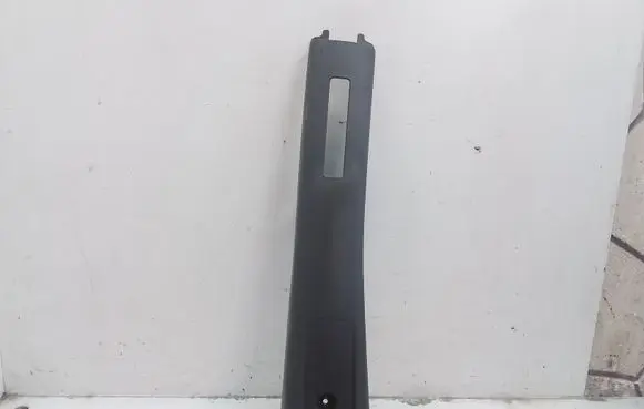 Iveco Daily 35.8 - 9 (B) pillar trim (top) C69437