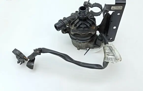 Mercedes-Benz CLA C117 X117 W117 Electric auxiliary coolant/water pump A0005001986 A1765000331