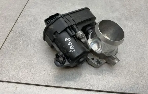 Peugeot 2008 II Throttle valve 9842936880