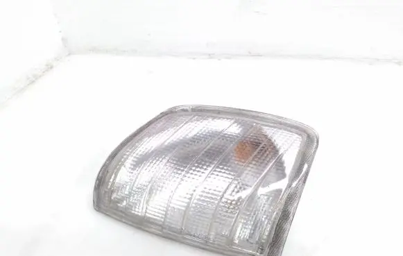 Mercedes-Benz E W124 Front indicator light