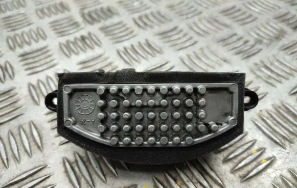 BMW 2 F45 Heater blower motor/fan resistor 9377854
