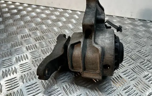 Ford Galaxy Engine mount bracket DS736F012GG DS736F012
