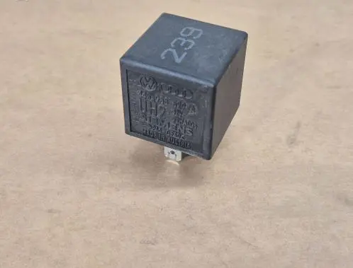 Audi A6 S6 C4 4A Other relay 445955529A 72HA003