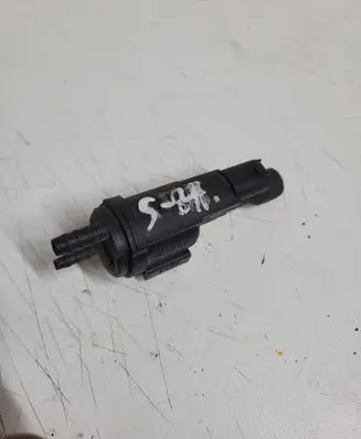 Mercedes-Benz E W210 Valve vacuum 0025401497