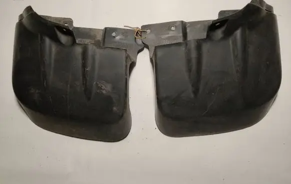 Mitsubishi L200 Rear mudguard MN117453