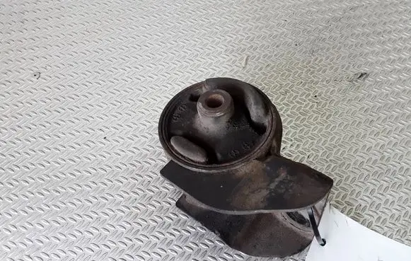 KIA Rio Engine mount bracket