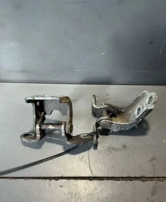 Honda CR-V Rear door lower hinge MGRL