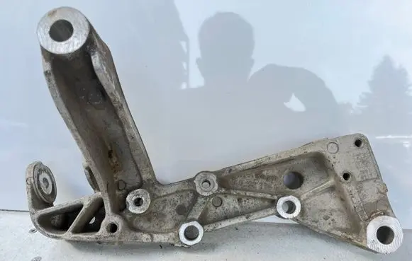 Skoda Octavia Mk2 (1Z) Engine mounting bracket 1K0199296F