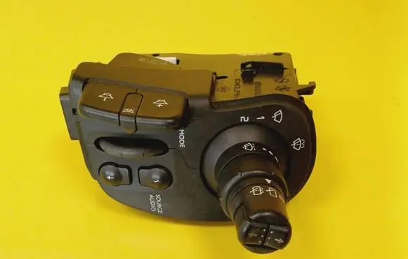 Renault Clio III Wiper control stalk 88103003