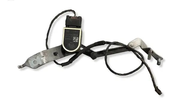 BMW 4 F36 Gran coupe Rear air suspension level height sensor 6861351 25916010