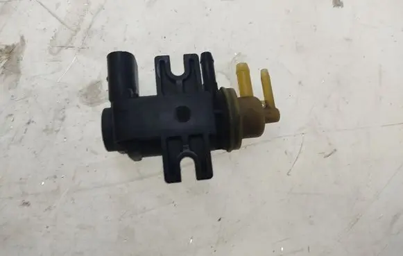 Volkswagen Golf VI Turbo solenoid valve 1K0906627B