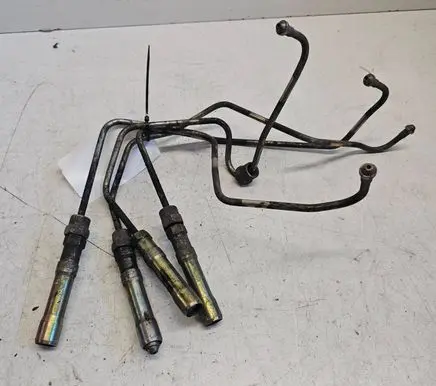 Mitsubishi Pajero Fuel injector supply line/pipe 