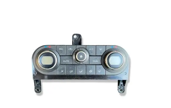 Nissan Qashqai Air conditioning/heating control unit 27500JD45D