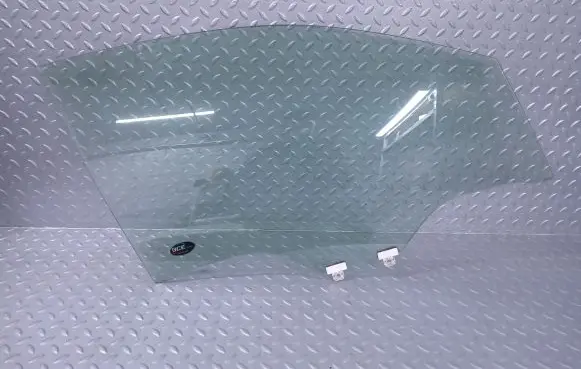 Subaru Outback (BS) Front door window glass four-door 61011AL000 61166AJ000