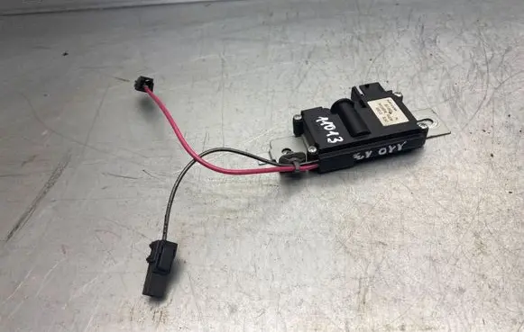Chrysler 300 - 300C Aerial antenna amplifier 8972391617 284118