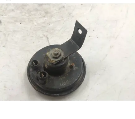 Audi A4 S4 B5 8D Horn signal 7038811117