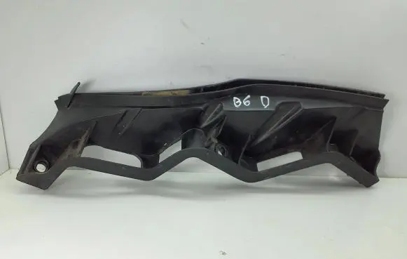 Volkswagen PASSAT B6 Front bumper mounting bracket 3C0807890