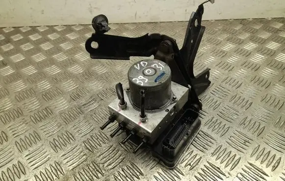 Toyota Yaris XP210 ABS Pump 445400D790