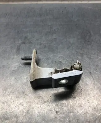 Audi A4 S4 B9 Front door lower hinge 8W5831404A