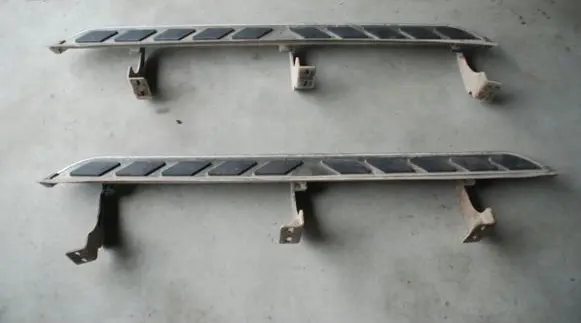 Front sill trim cover