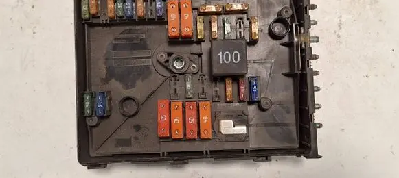 Volkswagen Touran I Fuse module 1K0937820B 1T000033 0522591869