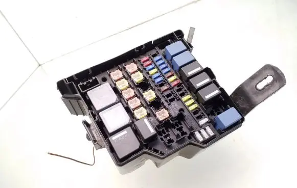 Ford Fiesta Fuse module 8V5114B144BB