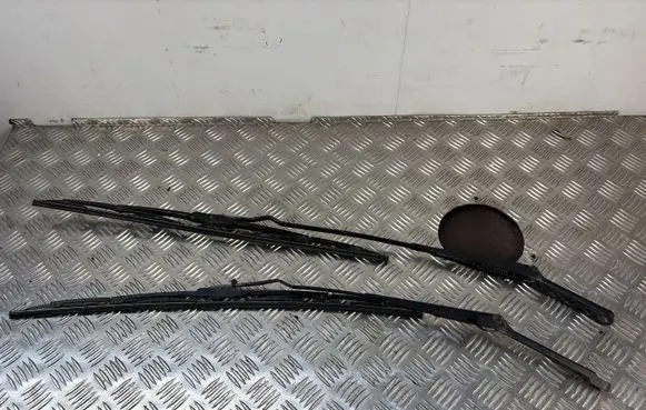 Volkswagen Multivan T4 Front wiper blade arm 184772